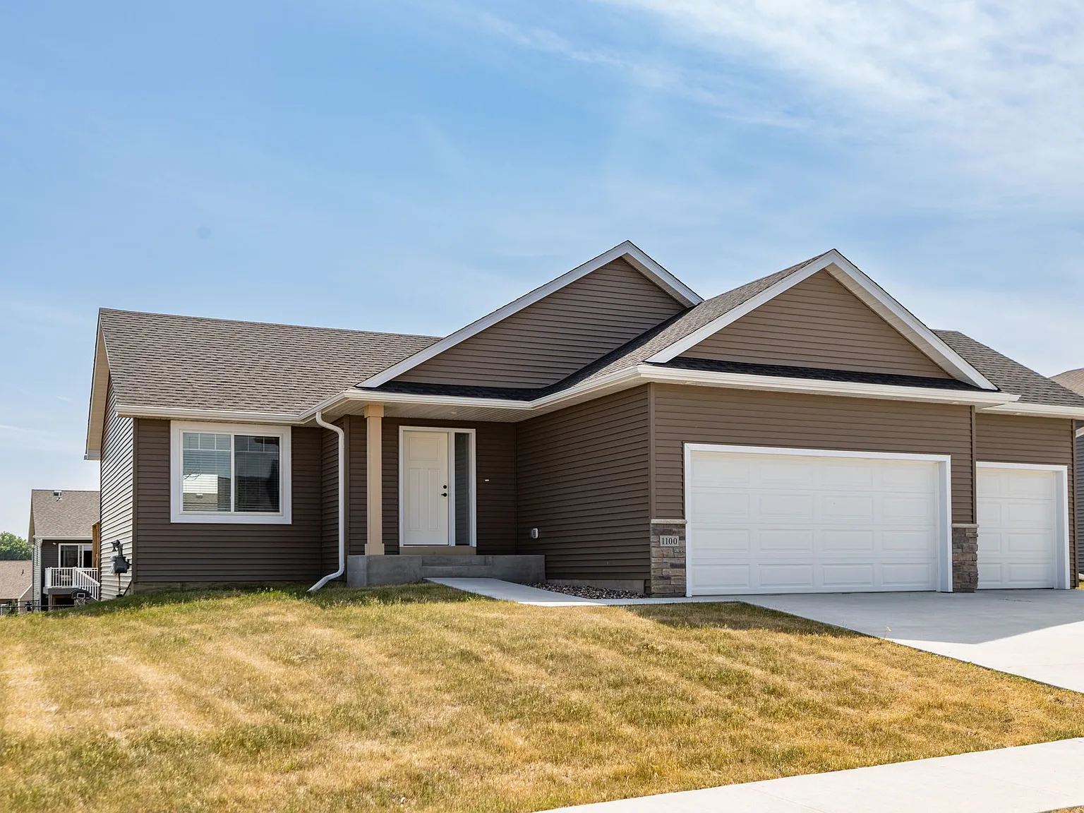 4 bed, 2416 sqft, $2,650 — Photo 1