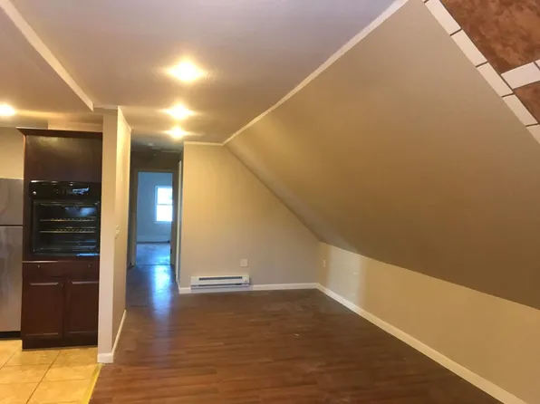 10 Smith Ave APT 3, Westfield, MA 01085