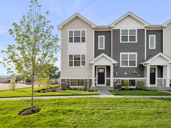 1411 Oakfield Ln, Pingree Grove, IL 60140