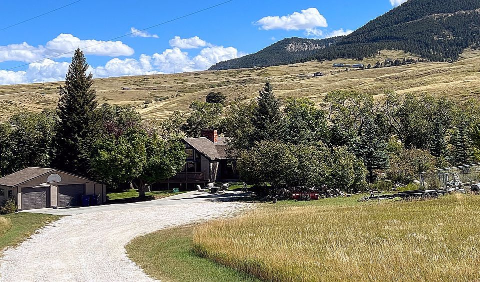 Beautiful house on 3.1 acres
