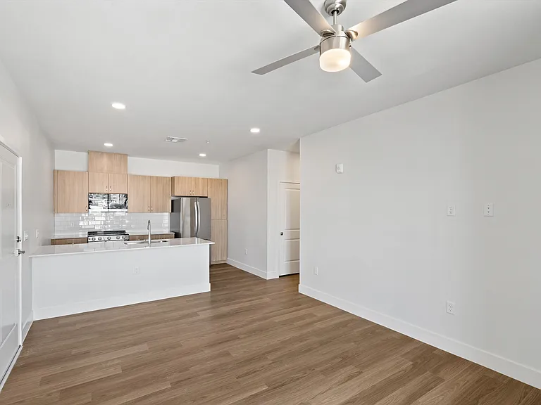 Alma Apartments — Photo 10