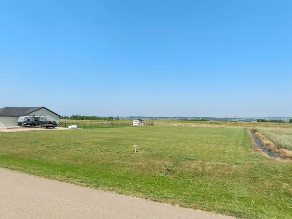 3725 Grayson Dr, Burlington, ND 58722