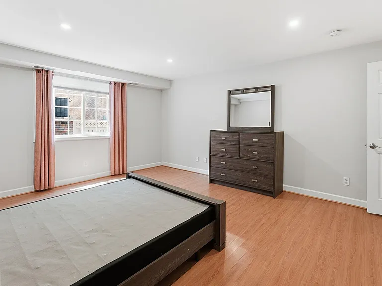 1329 N Van Dorn St — Photo 16