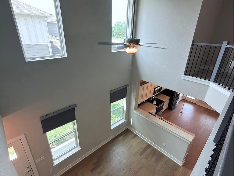 11216 Gadsen Ln — Photo 32