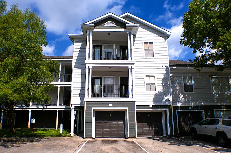Botanica Apartments — Photo 8
