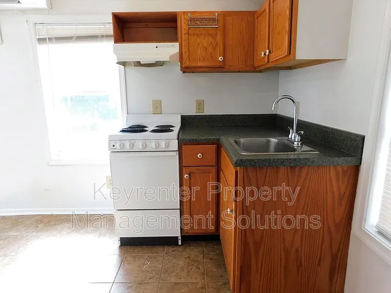 404 Cherry Ave #C — Photo 6