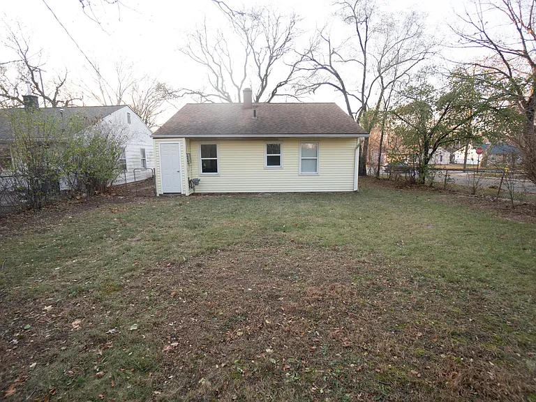 22760 Rosewood Ave — Photo 15