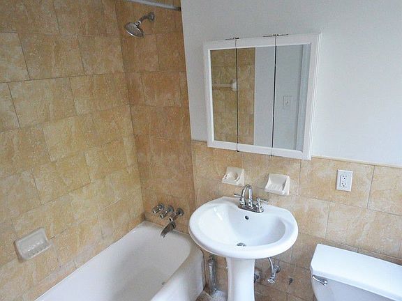 4th image of 517 W 161st St APT 4