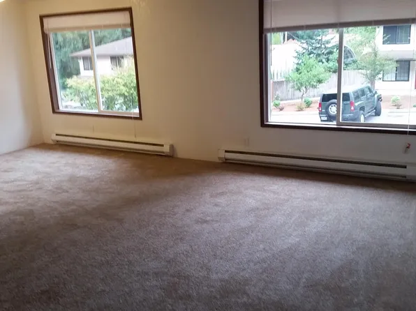 18320 Hurst Rd APT 204, Lynnwood, WA 98037