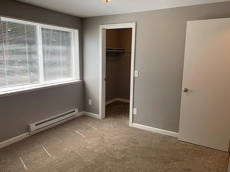 330 Maple Ave #A10 — Photo 12
