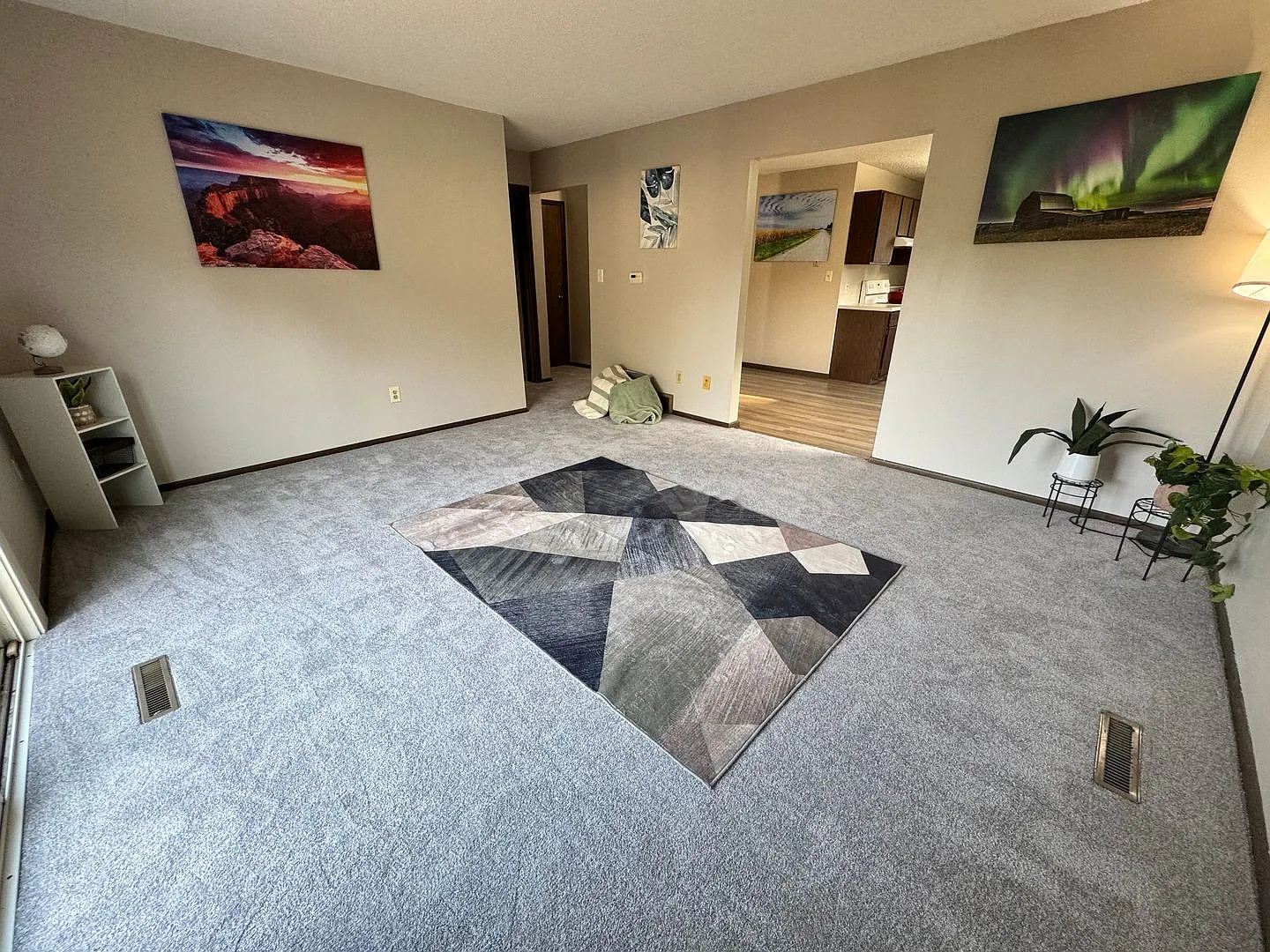3 bed, 1.5 bath duplex for rent in Cedar Falls — Photo 1
