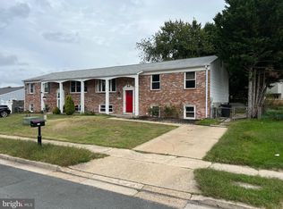 1069 Vena Ln, Pasadena, MD 21122