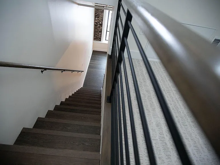 411 W Portage Ave #7 — Photo 9