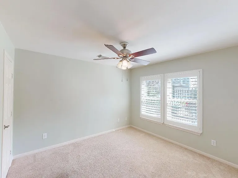 2128 Gillette St — Photo 10