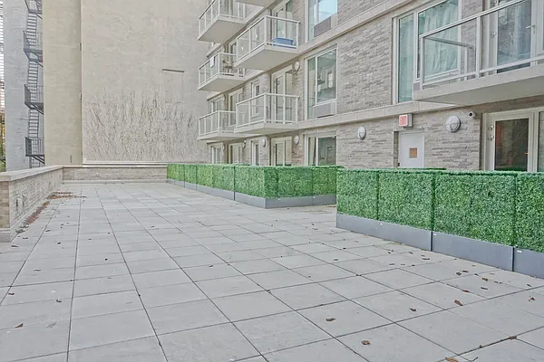 Rented by Compass | media 17