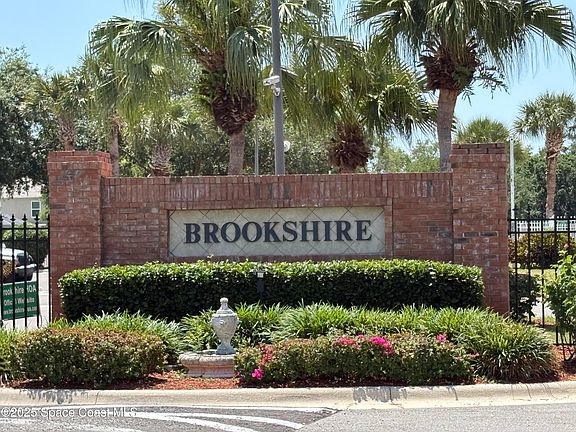 2nd image of 1701 Brookshire Cir