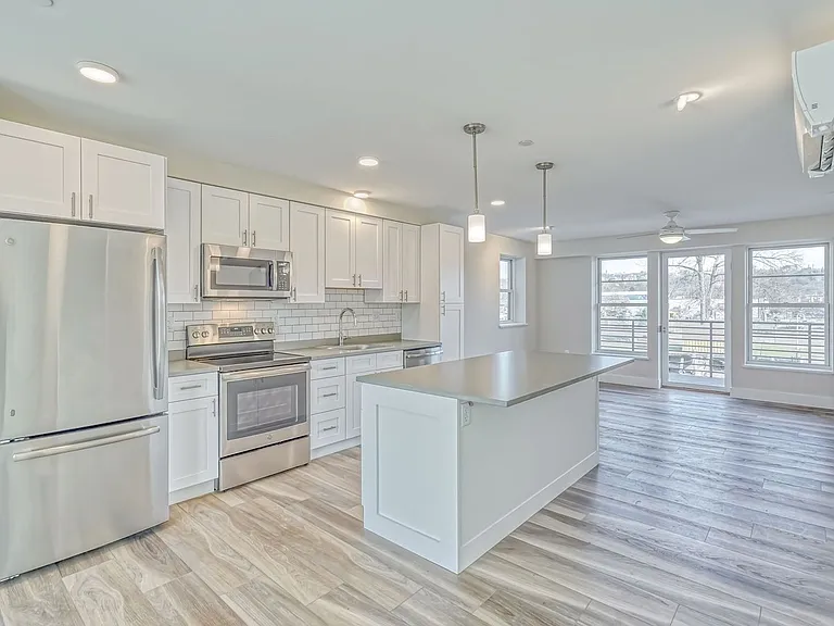 323 Taughannock Blvd — Photo 33