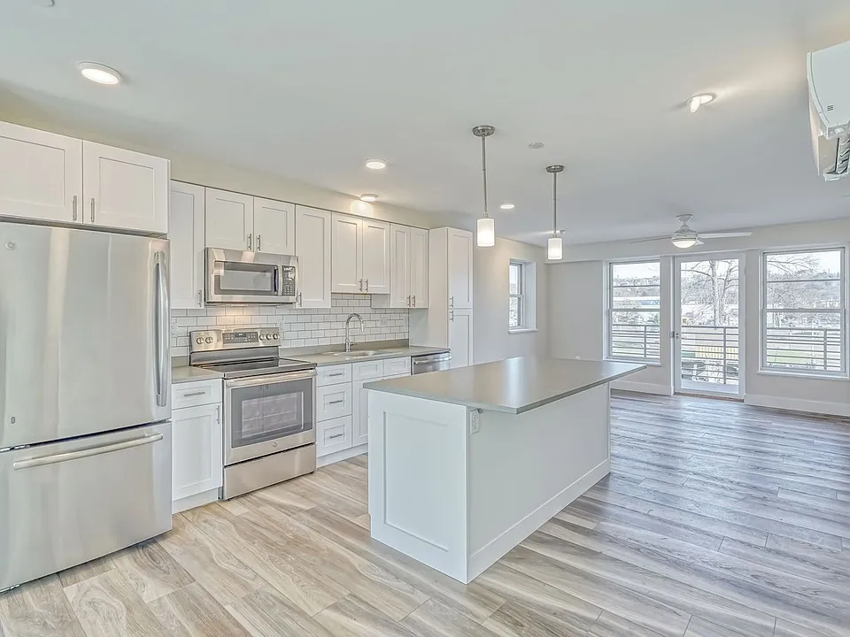 323 Taughannock Blvd