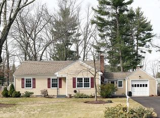 32 Glenoak Dr, Springfield, MA 01129