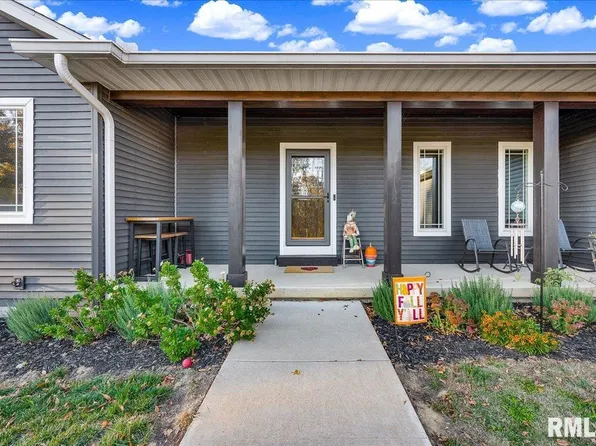 152 Lakecrest Pl, Dahinda, IL 61428