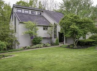 3796 Pine Ridge Dr, Lewis Center, OH 43035