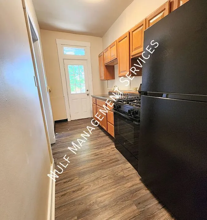 3332 Portola Ave #1