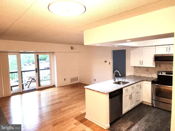 1121 Washington Pl #21, Wayne, PA 19087