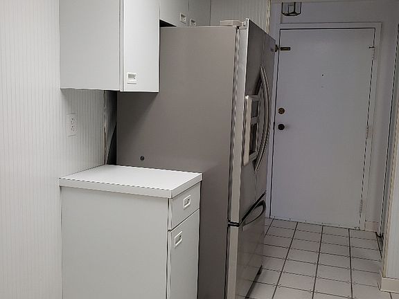4th image of 70 Hamlin Sq APT 2