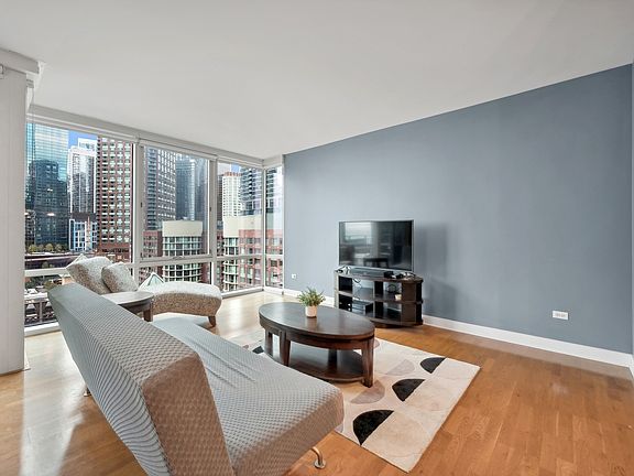 3rd image of 505 N McClurg Ct APT 1104