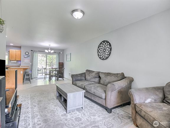 3rd image of 13502 215th Avenue E