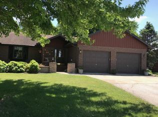 2002 W River Dr, Humboldt, IA 50548