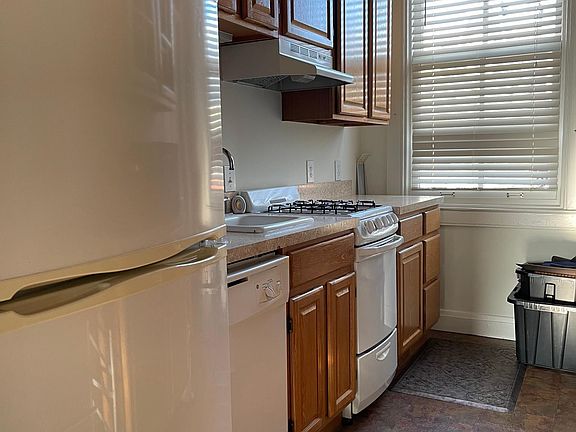 3rd image of 1404 Park Ave