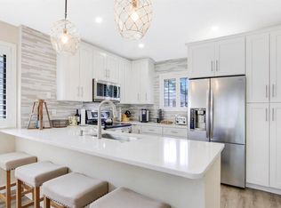 704 Club Dr, Palm Beach Gardens, FL 33418