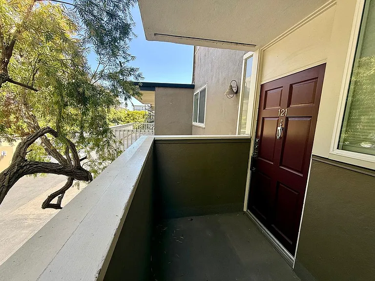 30 Andrew Dr #121 — Photo 3