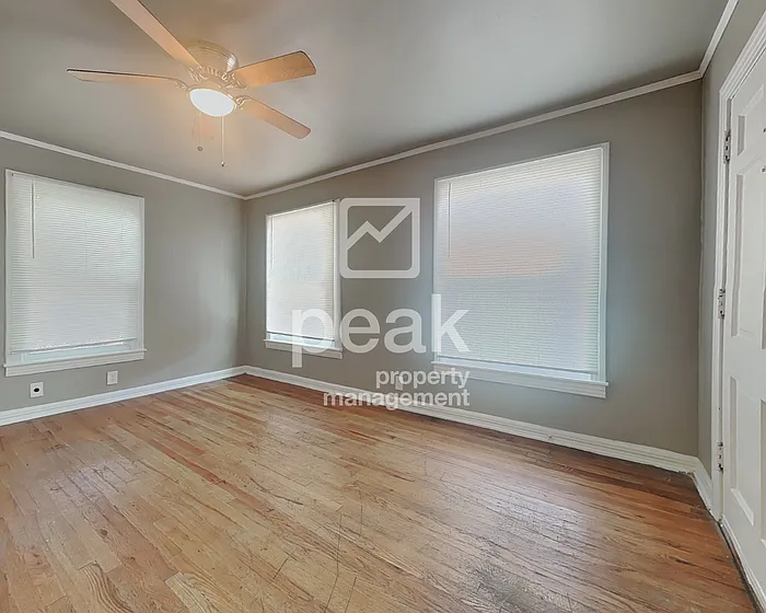 3 bed, 1.0 bath, 890 sqft, $1,699 — Photo 2