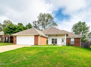 379 Kings Ridge Cir, Brandon, MS 39047