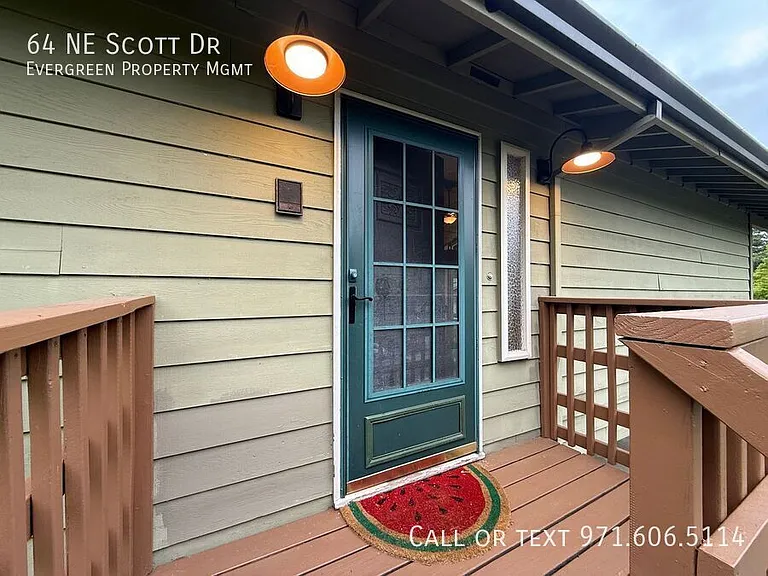 64 NE Scott Dr — Photo 5