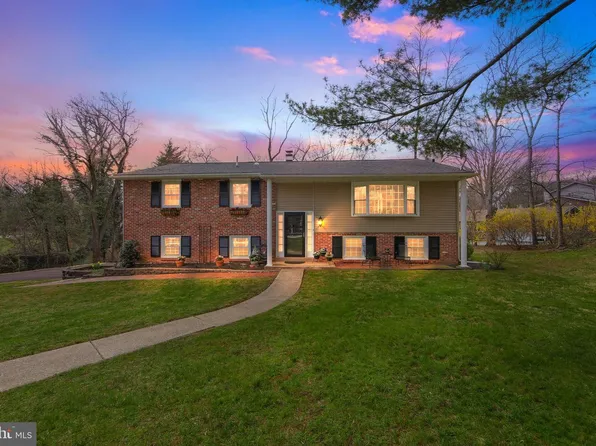 88 S Forge Manor Dr, Phoenixville, PA 19460