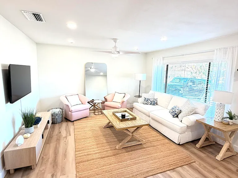948 Canal Cir — Photo 11