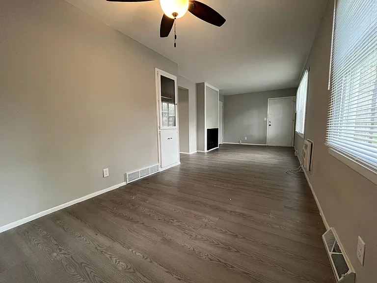 401-433 Donald Dr — Photo 13