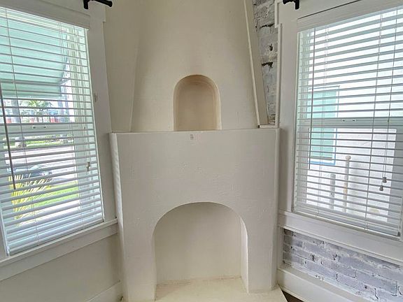 4th image of 1325 E Ocean Blvd