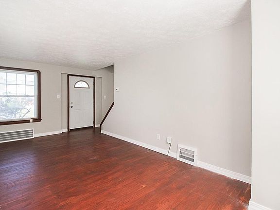 5th image of 19750 Ormiston Ave