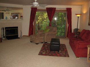 8996 Archer Ave APT 1E, Willow Spgs, IL 60480