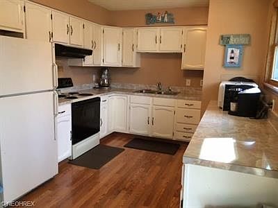 2nd image of 314 Everett St