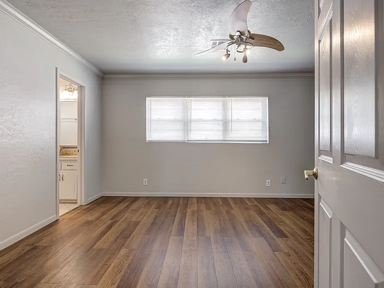 910 Garver St — Photo 20