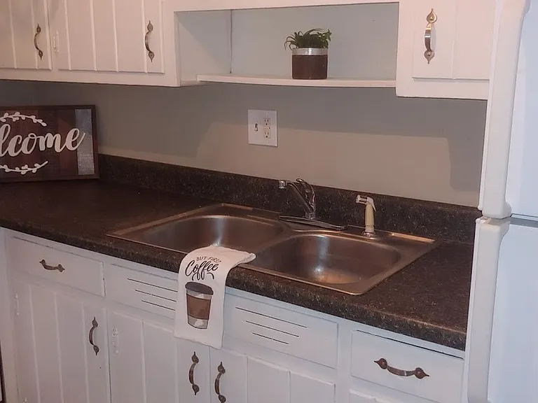 Maple Place Apartments — Photo 10