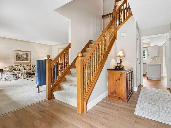 4th image of 251 Hopewell Ct