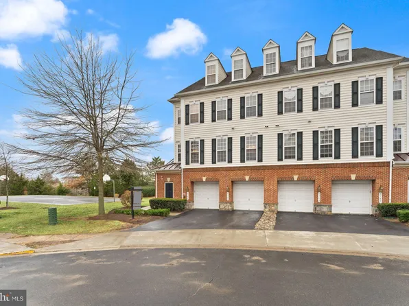 6761 Hampton Bay Ln, Gainesville, VA 20155