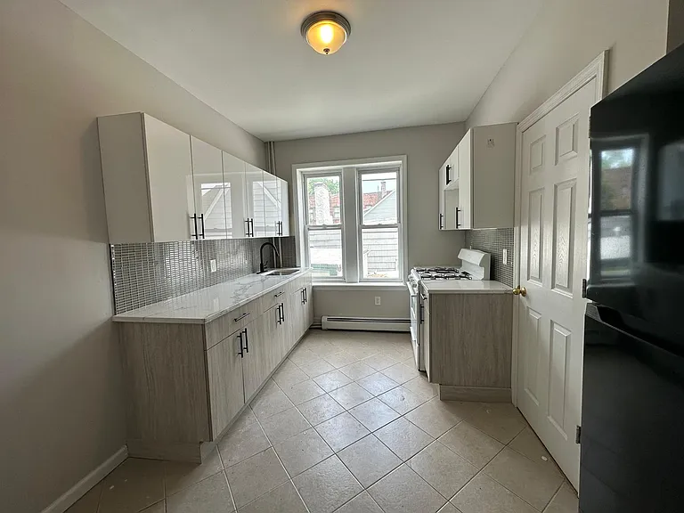 234 Jewett Ave #7E — Photo 3