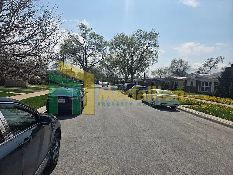 9341 S Parnell Ave — Photo 1
